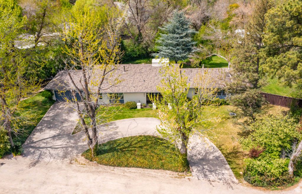 Image 64 of property listing at 2073 E PHEASANT WAY, Holladay, UT 84121