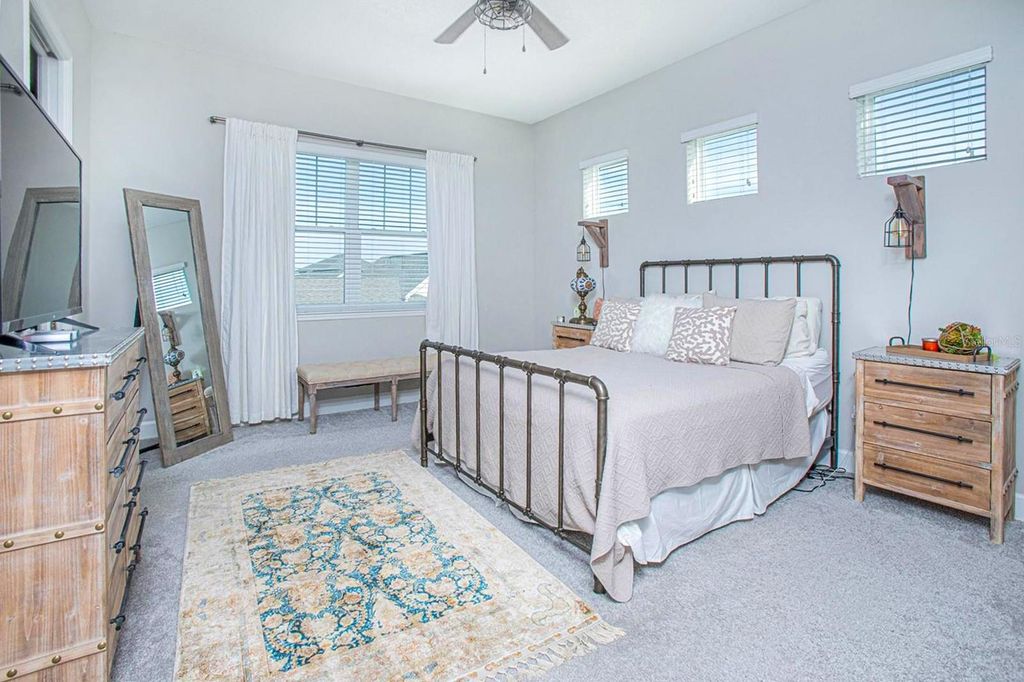 Image 12 of property listing at 13413 GRANGER AVENUE, Orlando, FL 32827
