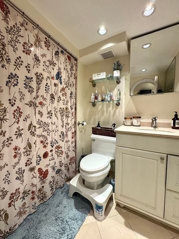 124 Beacon Street 5R, Boston, MA 02116