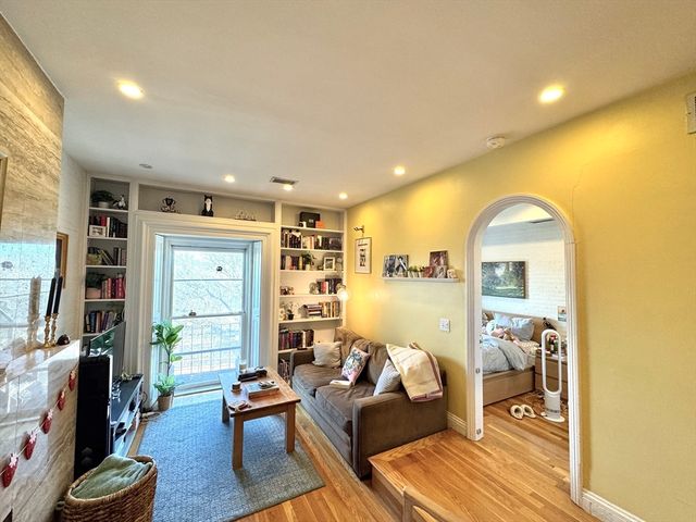 124 Beacon Street 5R, Boston, MA 02116
