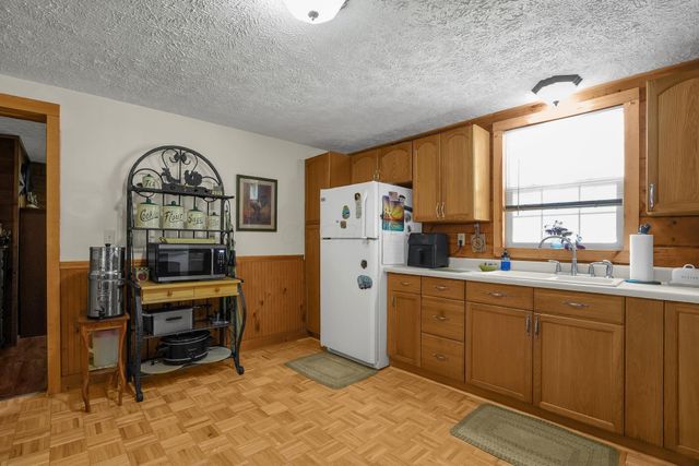 2371 Owl Creek Road, Frankfort, OH 45628
