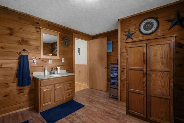 2371 Owl Creek Road, Frankfort, OH 45628