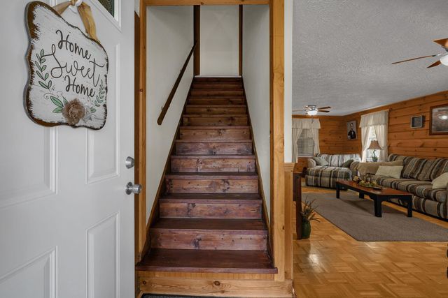 2371 Owl Creek Road, Frankfort, OH 45628