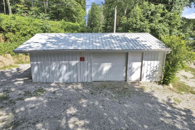 2371 Owl Creek Road, Frankfort, OH 45628