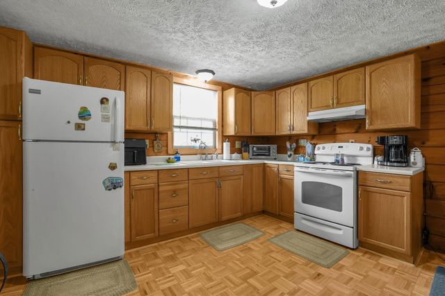 2371 Owl Creek Road, Frankfort, OH 45628