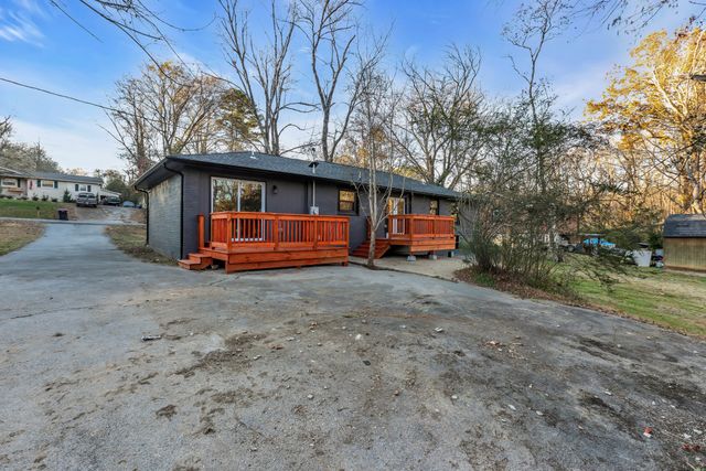 2065 Shelby Dr, Clarksville, TN 37043