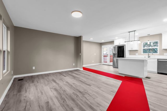 2065 Shelby Dr, Clarksville, TN 37043