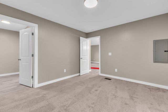 2065 Shelby Dr, Clarksville, TN 37043