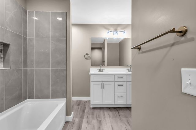 2065 Shelby Dr, Clarksville, TN 37043