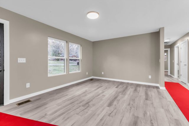 2065 Shelby Dr, Clarksville, TN 37043