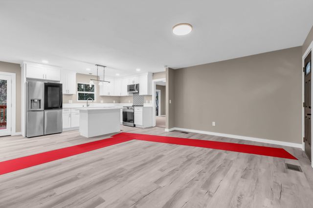 2065 Shelby Dr, Clarksville, TN 37043