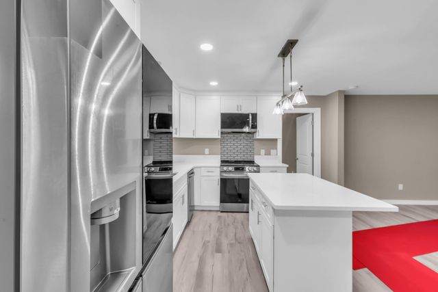 2065 Shelby Dr, Clarksville, TN 37043