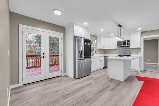 2065 Shelby Dr, Clarksville, TN 37043