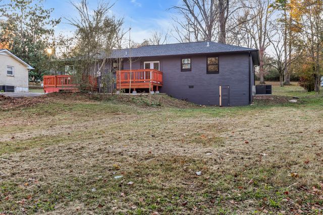 2065 Shelby Dr, Clarksville, TN 37043