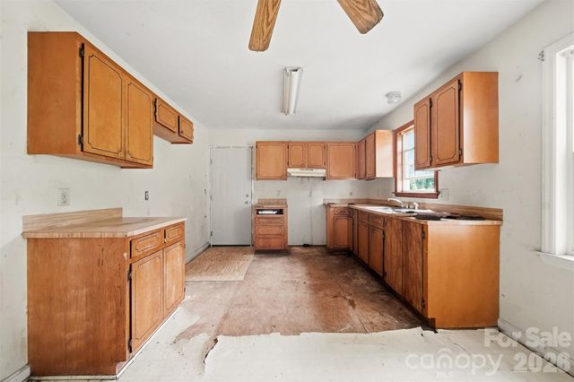 2130 Haven Circle SE, Lenoir, NC 28645