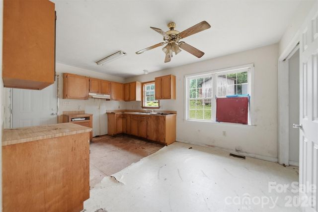 2130 Haven Circle SE, Lenoir, NC 28645