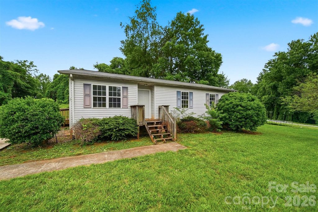 2130 Haven Circle SE, Lenoir, NC 28645