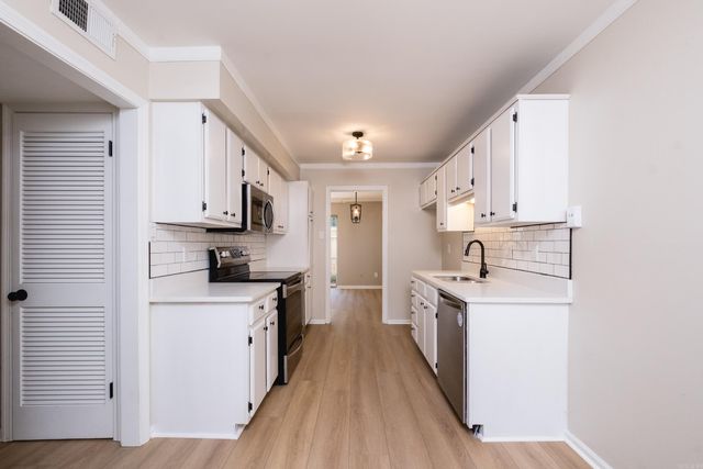 34 Kingsbridge Way, Little Rock, AR 72212