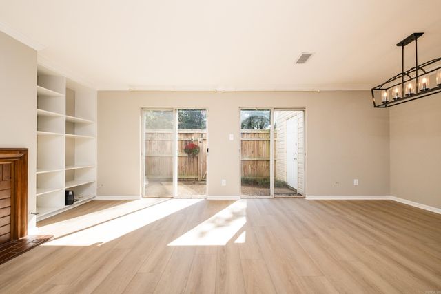 34 Kingsbridge Way, Little Rock, AR 72212