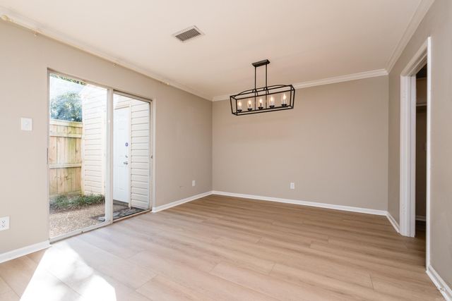 34 Kingsbridge Way, Little Rock, AR 72212