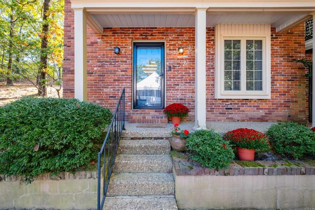 34 Kingsbridge Way, Little Rock, AR 72212