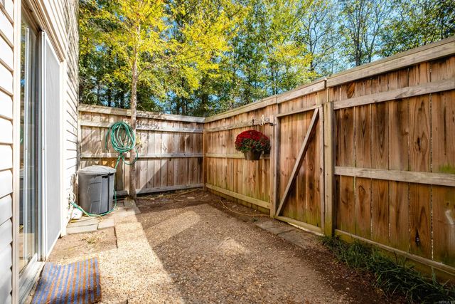 34 Kingsbridge Way, Little Rock, AR 72212