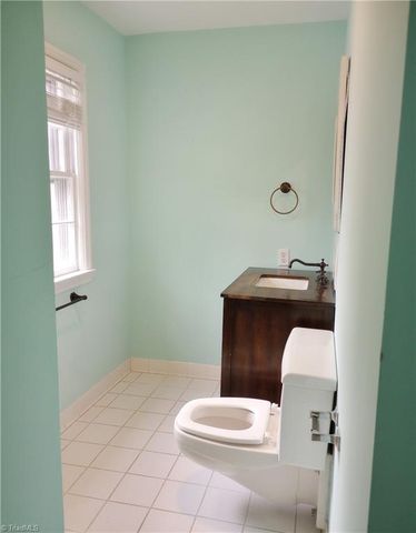 801 W Parkway Avenue, High Point, NC 27262