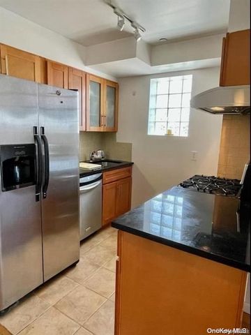91-06 Whitney Avenue 6A, Elmhurst, NY 11373
