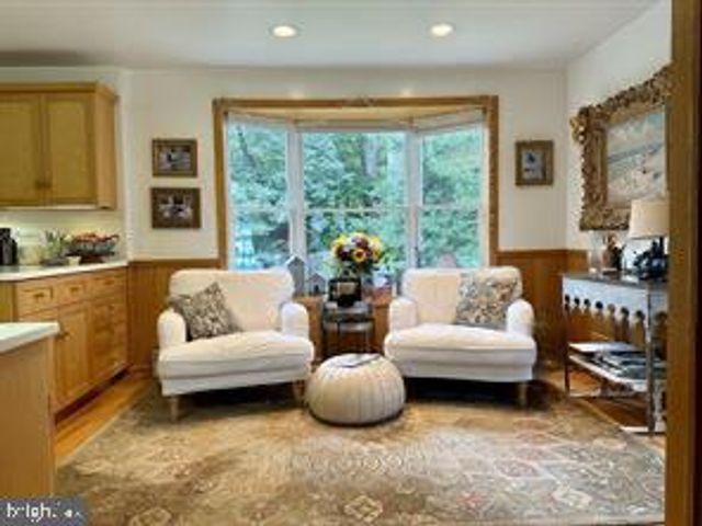 8208 THOREAU DR, Bethesda, MD 20817