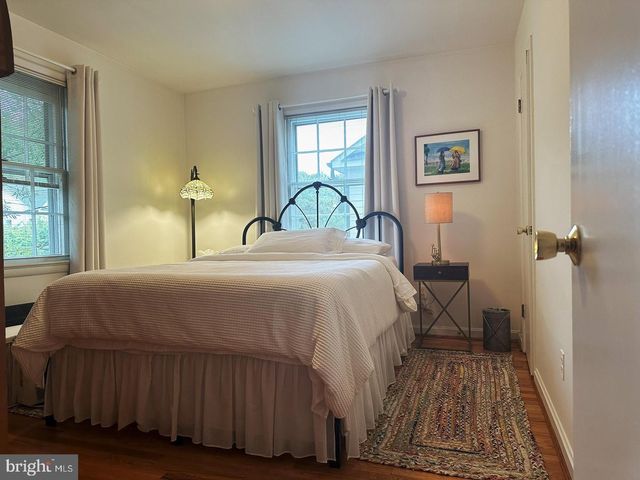 8208 THOREAU DR, Bethesda, MD 20817