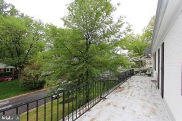 8208 THOREAU DR, Bethesda, MD 20817