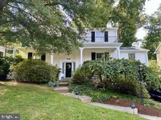 8208 THOREAU DR, Bethesda, MD 20817