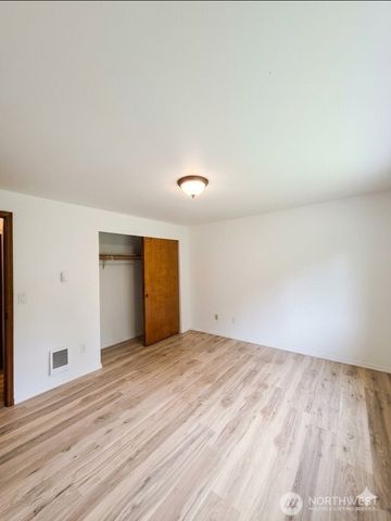 7195 E Stanley Lane, Port Orchard, WA 98366