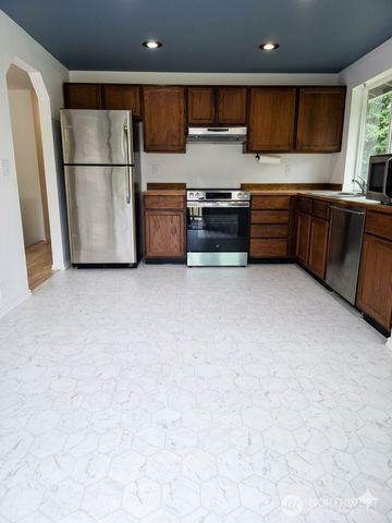 7195 E Stanley Lane, Port Orchard, WA 98366