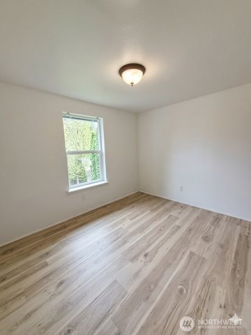 7195 E Stanley Lane, Port Orchard, WA 98366