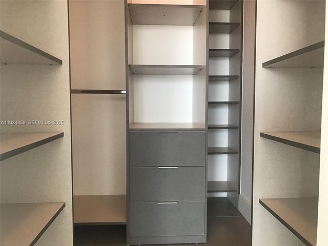 1300 S Miami Ave 2406, Miami, FL 33130