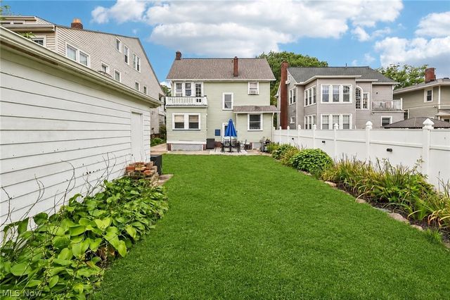 1243 Edwards Avenue, Lakewood, OH 44107