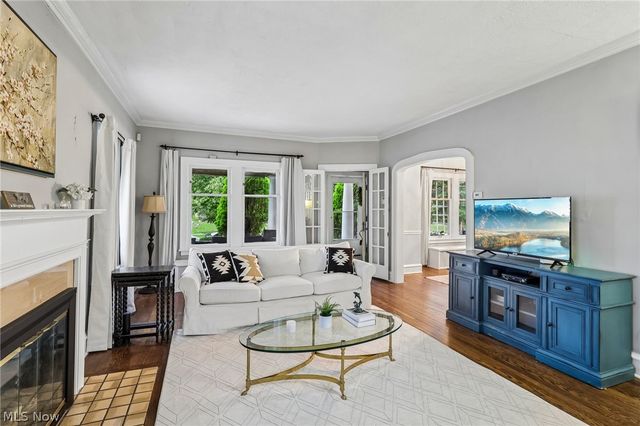 1243 Edwards Avenue, Lakewood, OH 44107