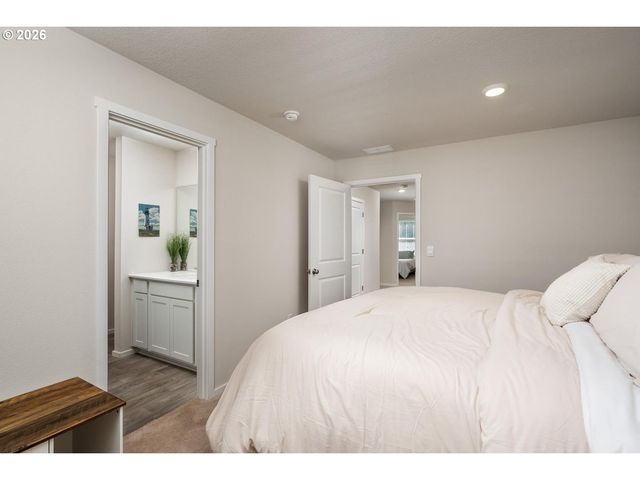 2911 N 3RD Way, Ridgefield, WA 98642