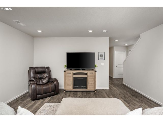 2911 N 3RD Way, Ridgefield, WA 98642