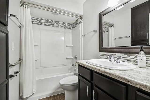 636 Village Lane, Georgetown Twp, MI 49428