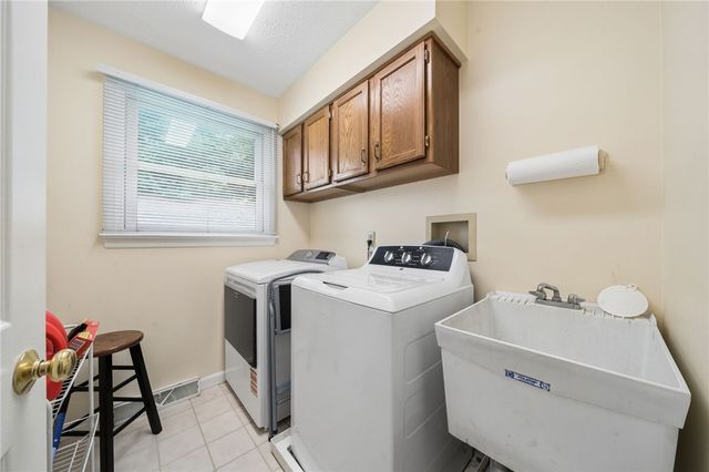 95 William Dr, North Strabane, PA 15317