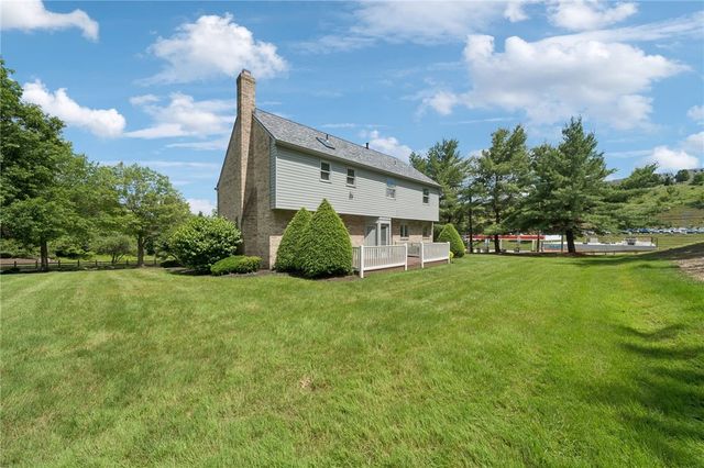 95 William Dr, North Strabane, PA 15317