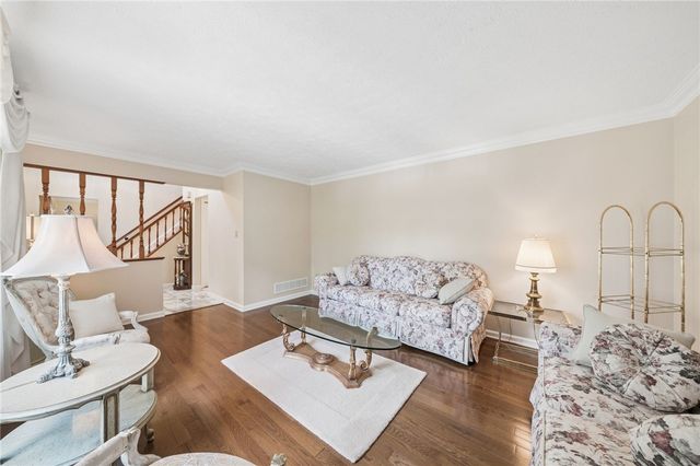 95 William Dr, North Strabane, PA 15317