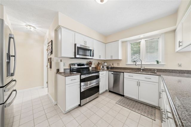 95 William Dr, North Strabane, PA 15317