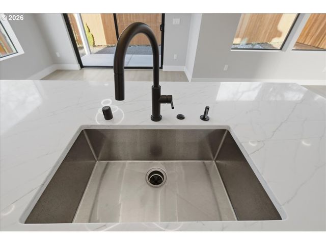 6623 Ne 27TH Pl, Vancouver, WA 98665