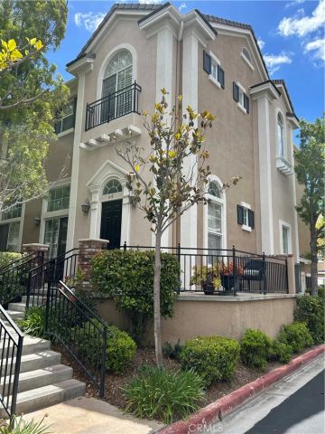 23415 Shorebreak Lane 60, Valencia, CA 91355