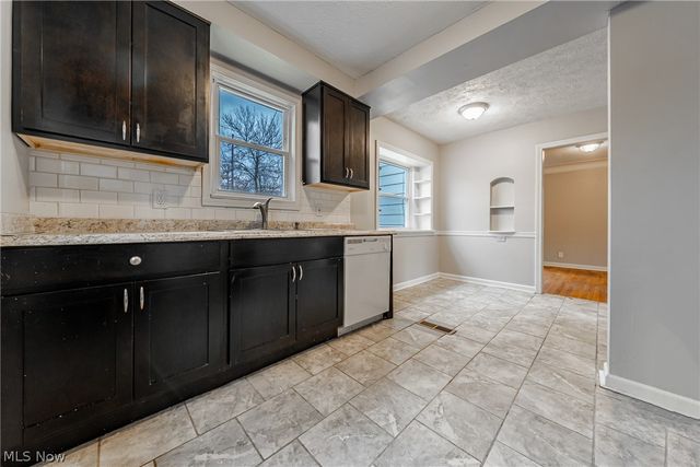 3601 Tullamore Road, University Heights, OH 44118