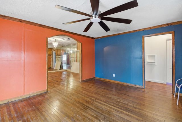 12 E PEEBLES RD, Memphis, TN 38109