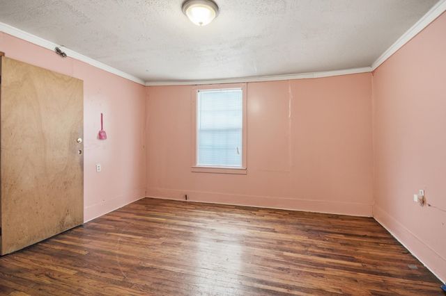 12 E PEEBLES RD, Memphis, TN 38109